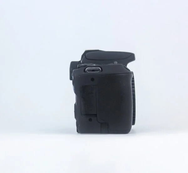 Canon Rebel T2i 550D,18MP,DIGIC 4 - Image 3