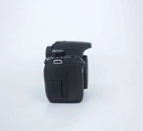 Canon Rebel T5i 700D,18.0MP,DIGIC 5 - Image 2
